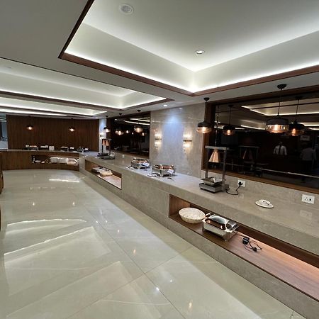 Hotel The Evergrand Palace Rajkot Εξωτερικό φωτογραφία
