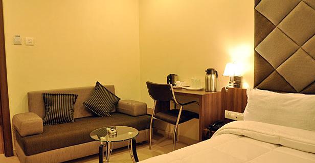 Hotel The Evergrand Palace Rajkot Εξωτερικό φωτογραφία