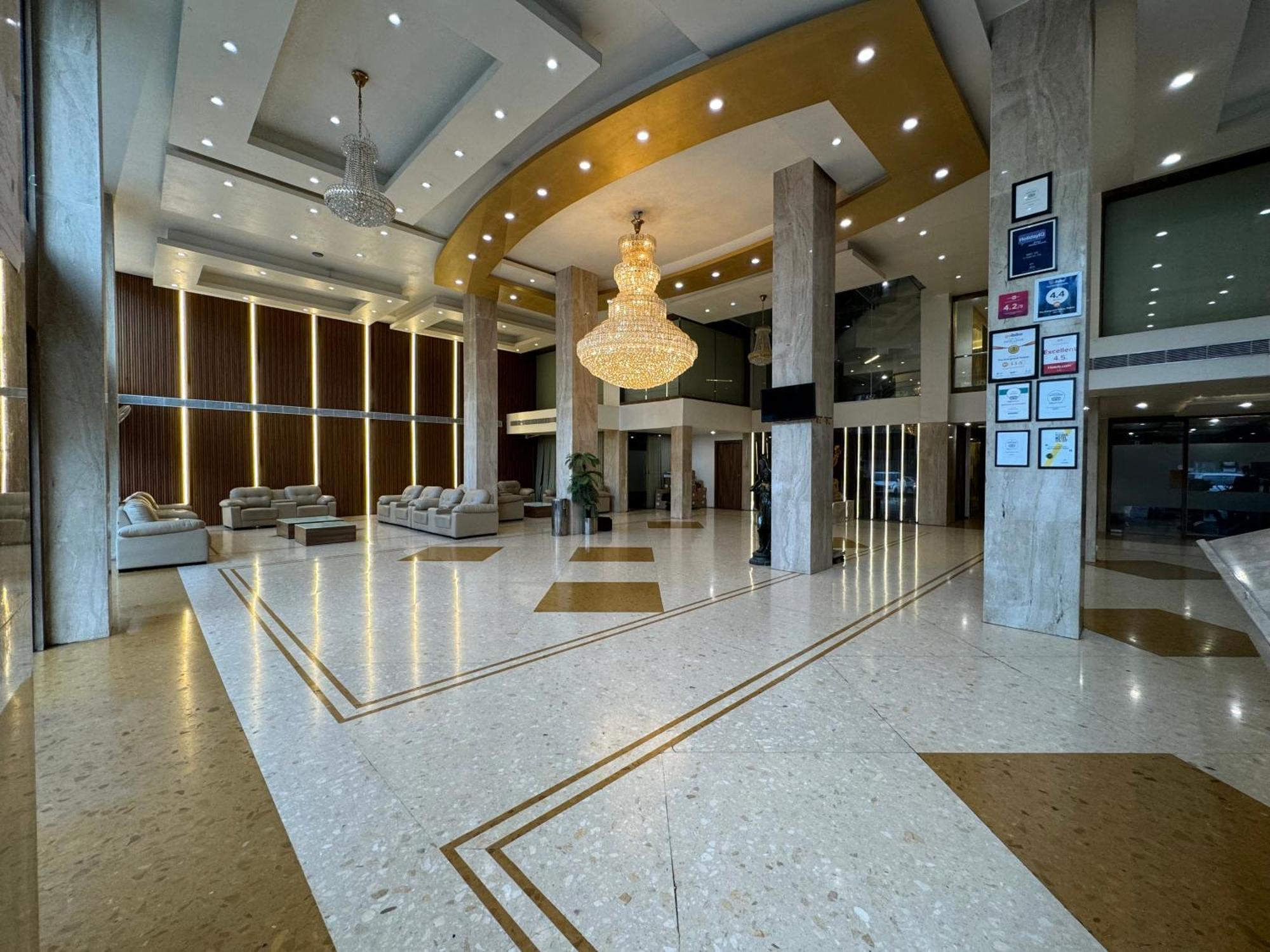 Hotel The Evergrand Palace Rajkot Εξωτερικό φωτογραφία