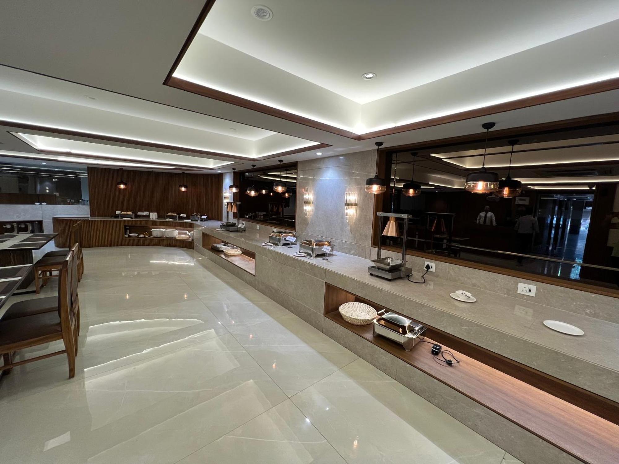 Hotel The Evergrand Palace Rajkot Εξωτερικό φωτογραφία